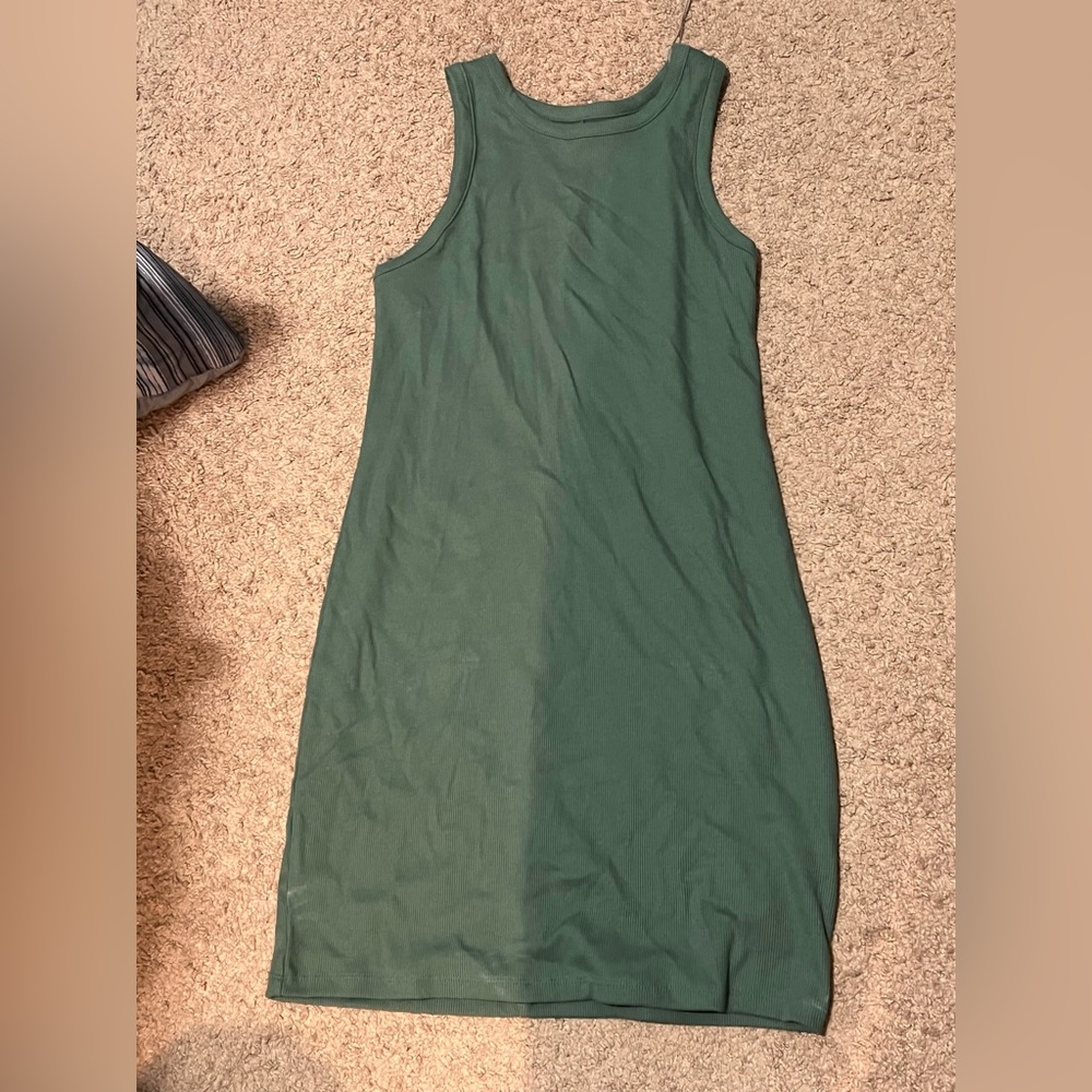Target dress size small, Responsible style brand. Green.